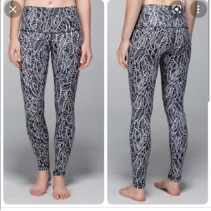 Lululemon Pretty Palm‎ Angel Wing Wunder Under Roll Down Pant